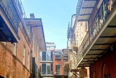 2-Hour French Quarter Ghost Walking Tour in New Orleans - Your starting point: 710 St Louis St at 8:00 pm