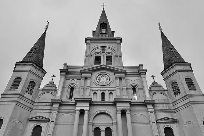 2-Hour French Quarter Ghost Walking Tour in New Orleans - BK House & Gardens: Caroline the cat and the quiet chill