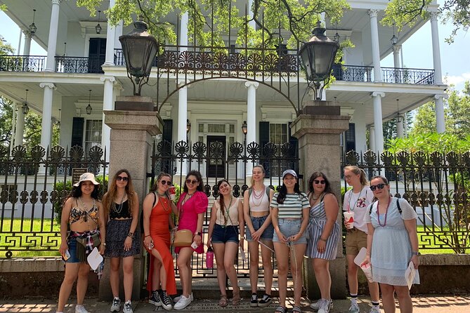 45-Minute Garden District Highlights Tour in New Orleans - Stop 1: Lafayette Cemetery #1 Gates and the Meaning Behind the Symbols