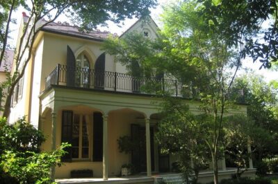 Explore New Orleans' Garden District: Private 2-hour Walking Tour - Starting at Commanders Palace: the best kind of “warm-up”