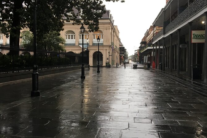French Quarter History and Landmark Waking Tour - Bourbon Street, then and now: history alongside the noise