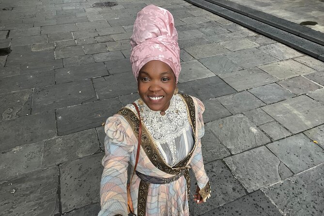 French Quarter Tour with Local Guide and Creole Stories - The Elegant Street Moment: Galleries, Antiques, and a Breather on Foot