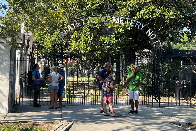 Garden District Architecture Walking Tour in New Orleans - Practical Details That Make the Day Easier