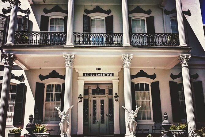 Garden District Celebrities Cemeteries Mansions and Mysteries Walking Tour - Stop 3: 2523 Prytania St and the “tall masterpiece” factor