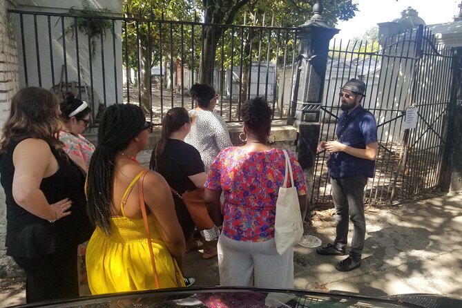 Garden District Secrets and Scandals Tour - A small-group Garden District walk built around stories