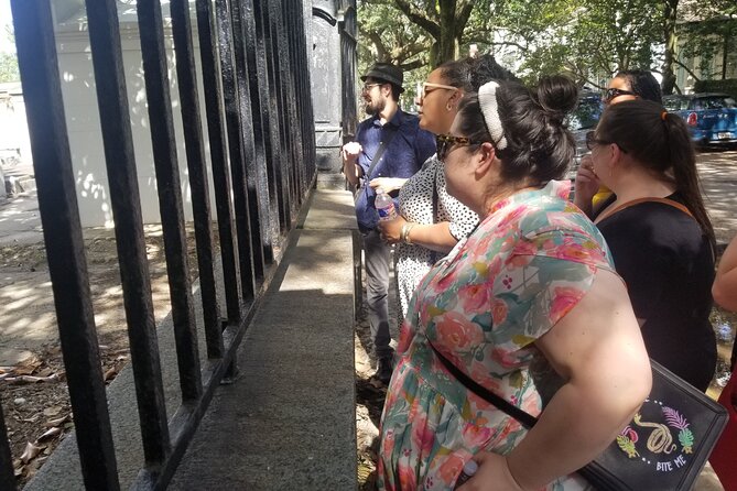 Garden District Secrets and Scandals Tour - The guides make the gossip land (and the facts stick)