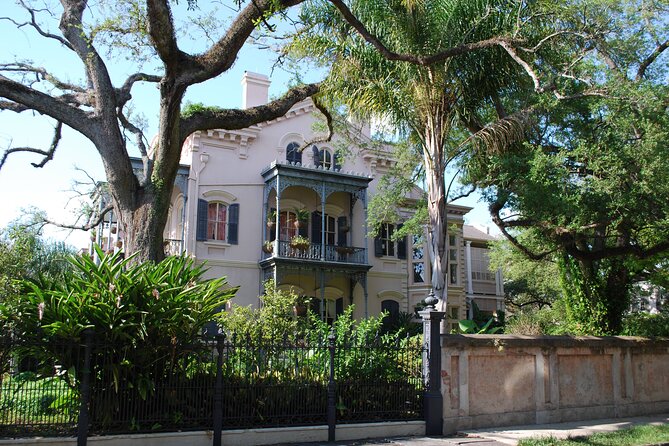 Garden District Tour: Extra-Small Group of Nine or Less - Price and pace: $49 for about two hours