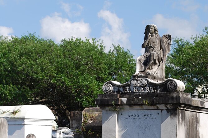 Garden District Tour: Extra-Small Group of Nine or Less - Stop 2: The Garden District walk with celebrity homes and film sites