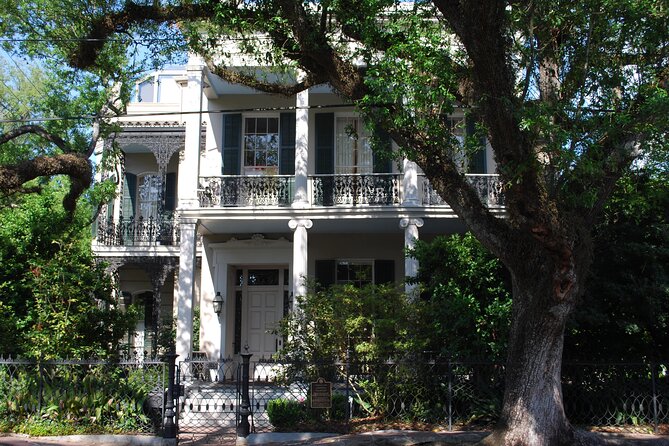 Garden District Tour: Extra-Small Group of Nine or Less - Camera, comfort, and weather: how to prepare like a pro