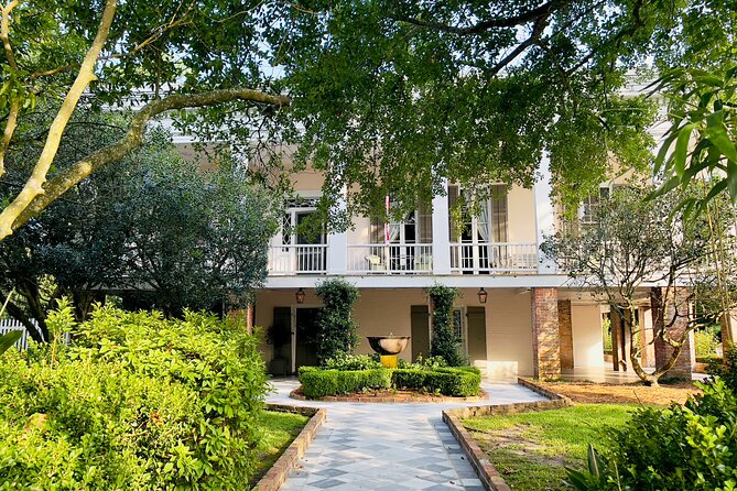 Garden District Walking Tour - Buckner Mansion: the Cotton king mansion with an American Horror Story twist