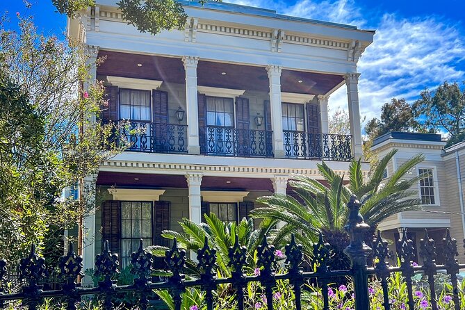 Garden District Walking Tour - Price and value: $30 for two hours with key sites and no extra entry fees
