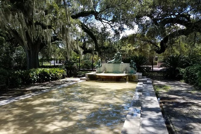 Garden District Walking Tour of New Orleans - Who should book this New Orleans Garden District walking tour?