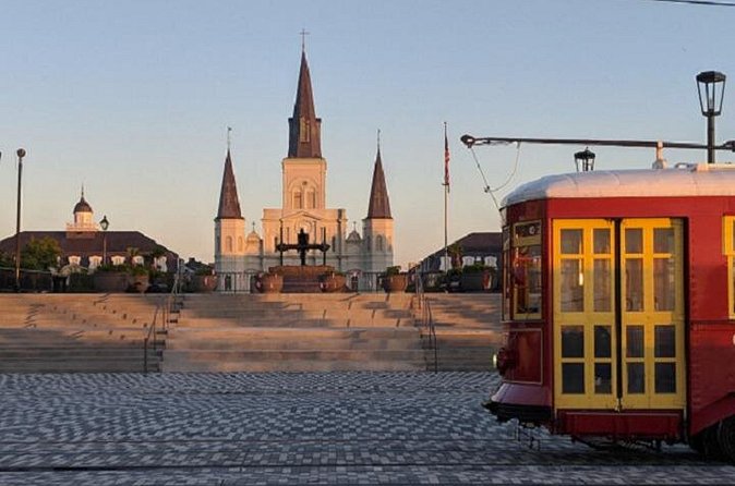 Introduction to the French Quarter Walking Tour - Old Ursuline Convent Museum: oldest building stories without the museum time