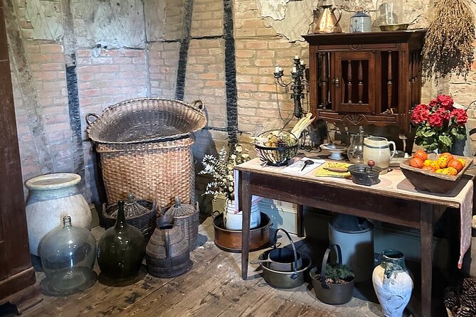 Laura Plantation Half-Day Tour from New Orleans - From the Big House to the Quarters: why the exhibit pairing matters