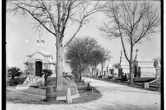 Metairie Cemetery Stories: A Self-Guided Audio Tour - VoiceMap GPS: how this self-guided tour really plays