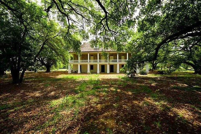 N’awlins Luxury: Laura, Oak Alley or Whitney Plantation Tour w/Transportation - Price and timing: what $80 really buys you