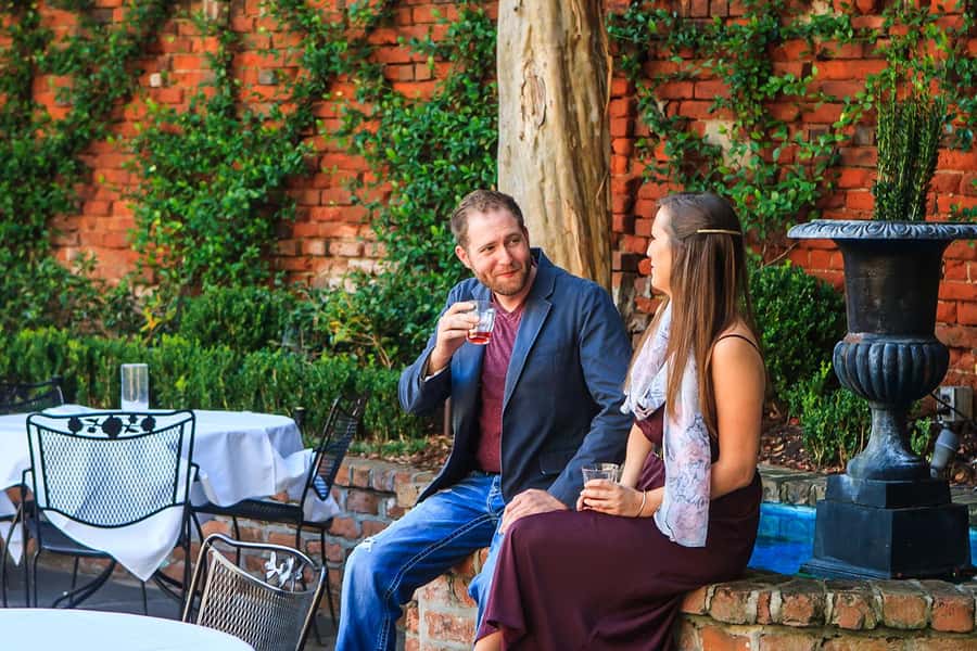 New Orleans: Afternoon Cocktail Walking Tour with Drinks - What the guide quality does for your experience