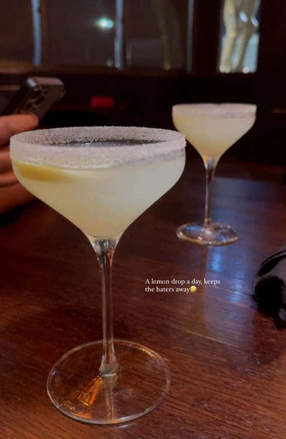 New Orleans: Bad and Boujee Beignets Culture Walking Tour - Powdered-sugar beignets and cocktail pairings that make sense