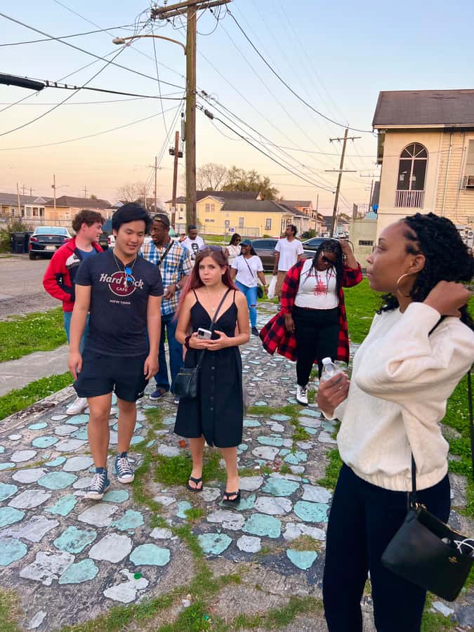 New Orleans Culture Street Art & Mural Walk - Meeting at Crazy Plant Bae: how the start sets the tone