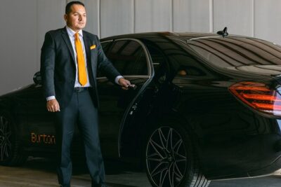 New Orleans Departure Chauffeur Driven Transport - Flight tracking and 24/7 support: the real stress-killers