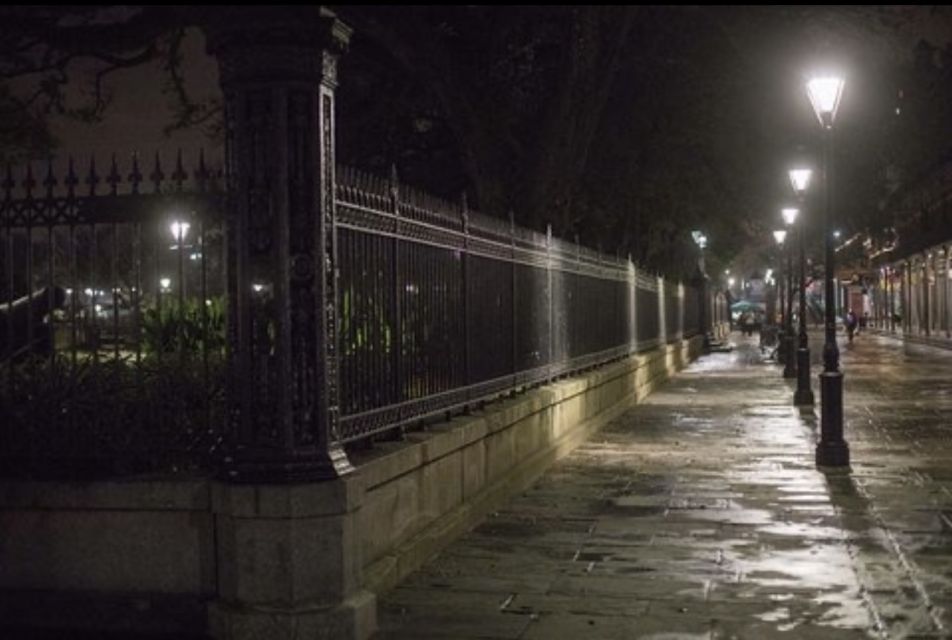 New Orleans Drunken Ghost and Vampire Experience - Bar Stops and To-Go Drinks: Where the Booze Fits the Stories