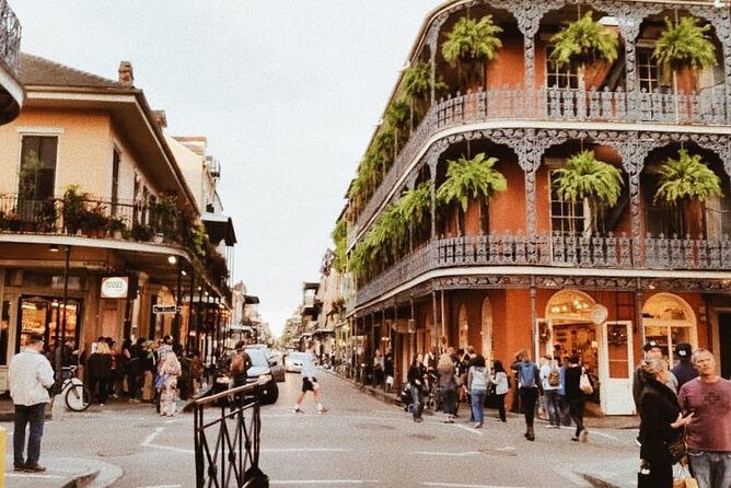 New Orleans Drunken Voodoo, Mystery, Paranormal, Supernatural and History Tour - The Guides: Where the Experience Really Hits