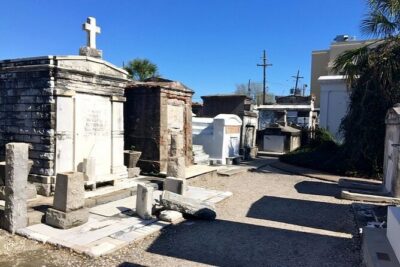 New Orleans French Quarter Private Walking Tour with a Guide - Start at 933 Conti St: The 2-Hour Pace and Walking Reality