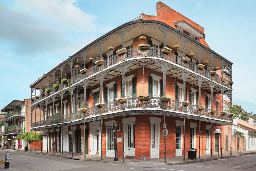 New Orleans: French Quarter Walking Tour - Watch Beignets Get Made at Cafe du Monde