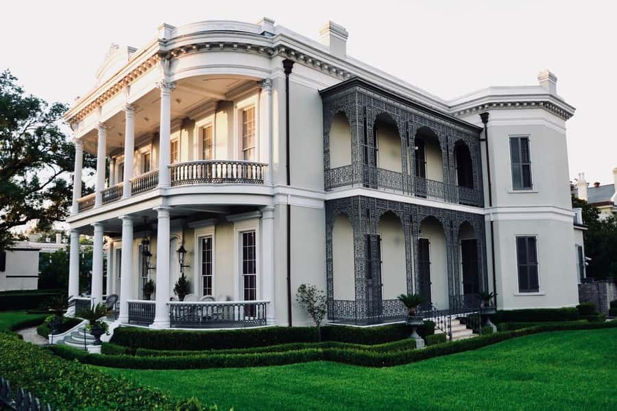 New Orleans: Garden District and Lafayette Cemetery Tour - Celebrity house stops: more than name-dropping