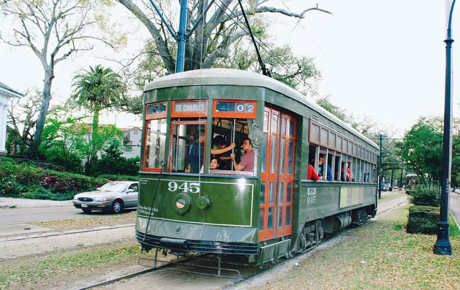 New Orleans: Garden District and Lafayette Cemetery Tour - Cornstalk Fence House and the storybook details