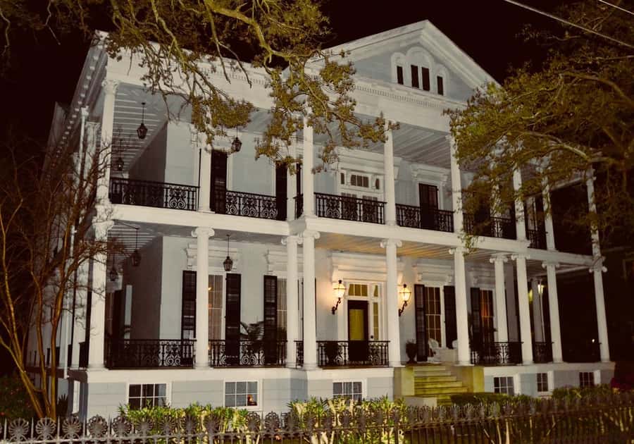 New Orleans: Garden District and Lafayette Cemetery Tour - Price and timing: is $30 for two hours a fair deal?
