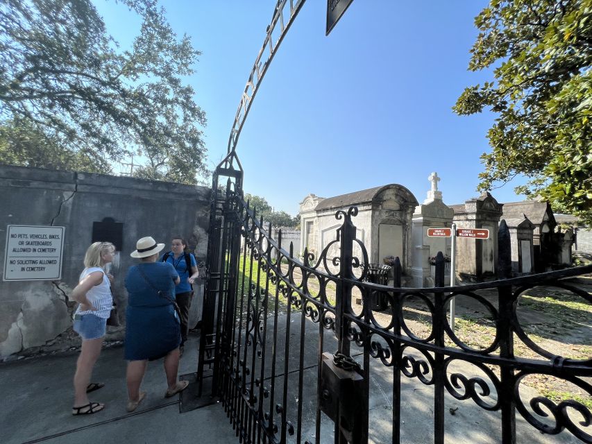 New Orleans : Garden District Architecture Walking tour - Price and Value: Is $20 Worth It?