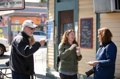 New Orleans Garden District Food & History Tour with Local Guide - Walking the route: Garden District, Robinson House, Parks-Bowman Mansion, Lafayette Cemetery No. 1
