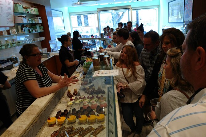 New Orleans Garden District Food & History Tour with Local Guide - Who should book this tour?