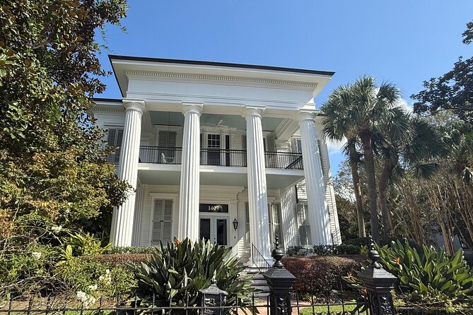 New Orleans Garden District Tour - Garden District Mansions, Movie Homes, and That Big-Old-New-Orleans Feeling