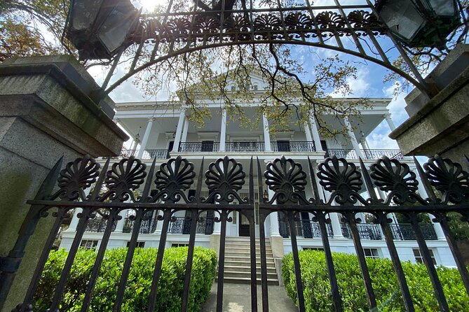 New Orleans Garden District Tour - Meeting at Gracious Bakery, then settling into a slow, scenic pace