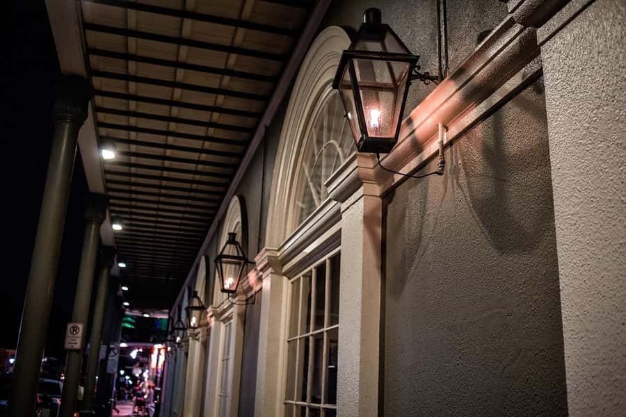 New Orleans: Ghosts & Spirits Interactive Walking Tour - Small speed bumps to know before you go