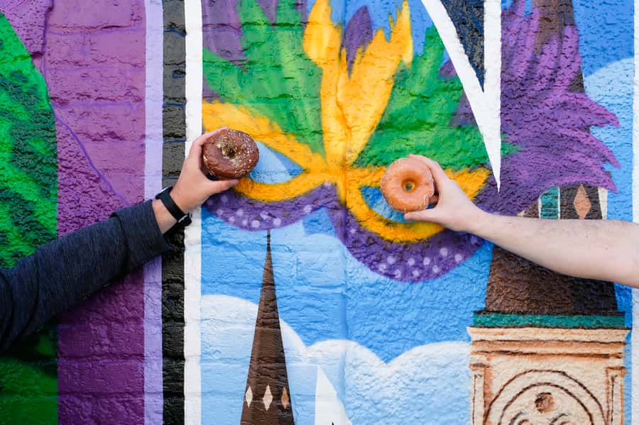 New Orleans: Guided Delicious Beignet Tour with Tastings - Starting in the Garden District at PJ’s Coffee