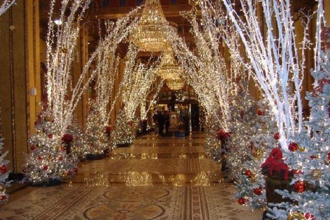 New Orleans Holiday Bus Tour: Jingling Through the Crescent - Roosevelt Hotel Lobby Break: 15 Minutes That Change the Mood