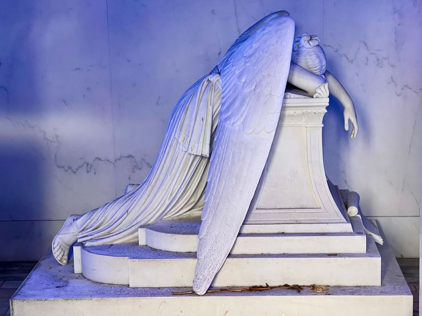 New Orleans: Millionaire’s Tombs of Metairie Cemetery Tour - Don’t miss the Lake Lawn Metairie entry included