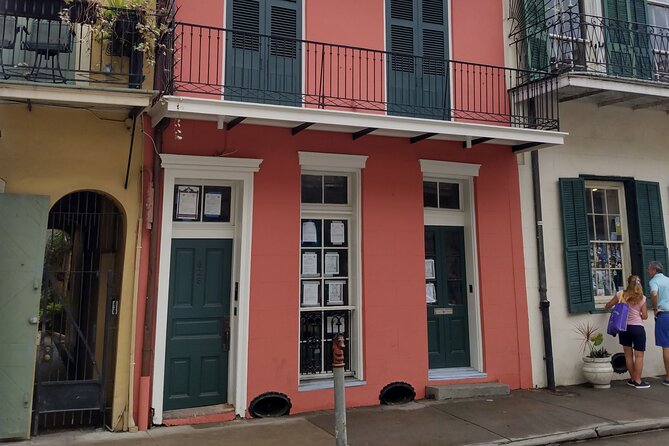 New Orleans Original True Crime Pub Crawl - Stop 1: Harry’s Corner Bar and the first outrageous case