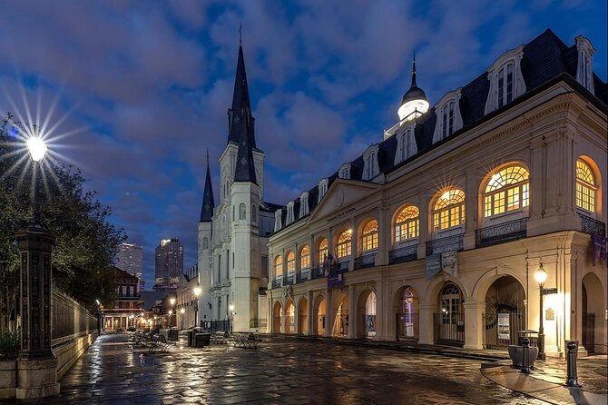 New Orleans Paranormal Investigation - Where the Hunt Starts: Bourbon Street Meeting Point