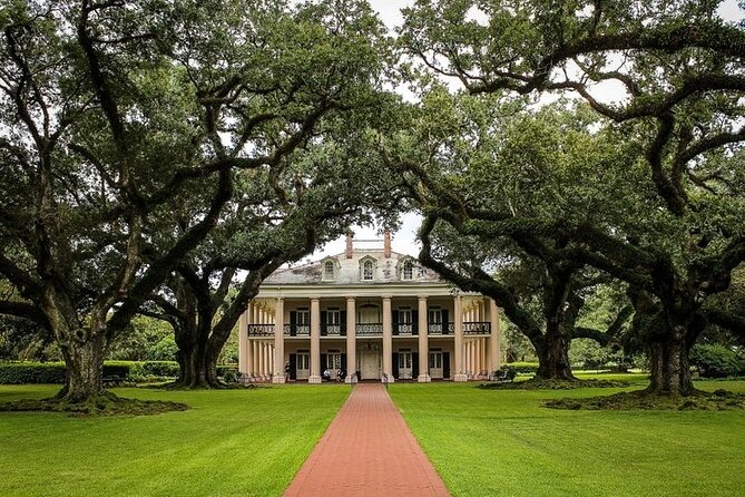 New Orleans Plantation Tour with Transportation - Evergreen Plantation: 37 registered buildings and the weight of slave-cabin layout