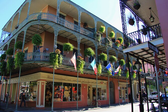 New Orleans Private City and Cemetery Tour: Up to 24 Passengers - St. Charles Avenue mansion views: the architecture lesson you can actually enjoy