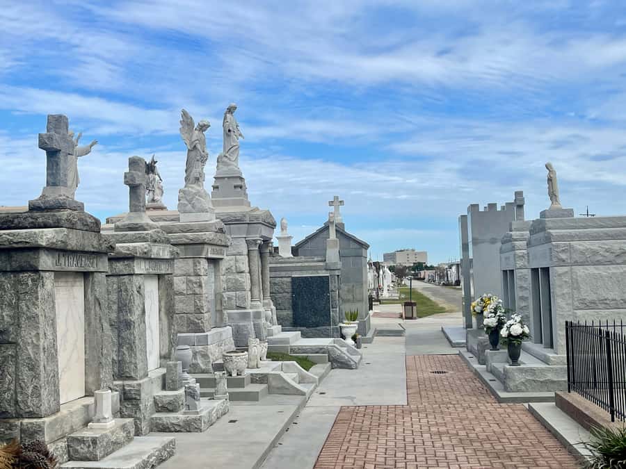 New Orleans: St. Louis Cemetery #3 Guided Walking Tour - St. Louis Cemetery #3: Why this “younger sister” feels so big