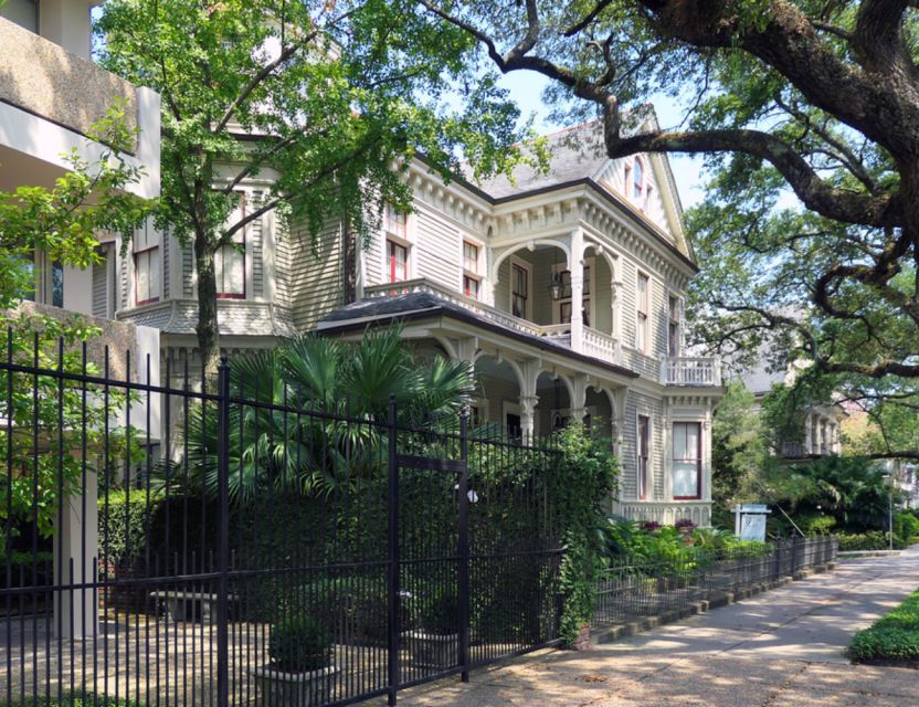 New Orleans: Tombs and Mansions of the Garden District - Jackson Avenue and American Horror Story: Robichaux Academy for Witches