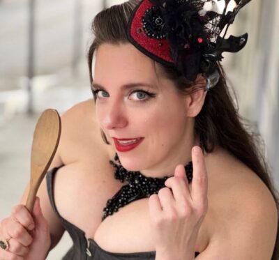 New Orleans: Wicked History Walking Tour with a Local Witch - How the stories move: voodoo, pirates, vampires, and witchcraft