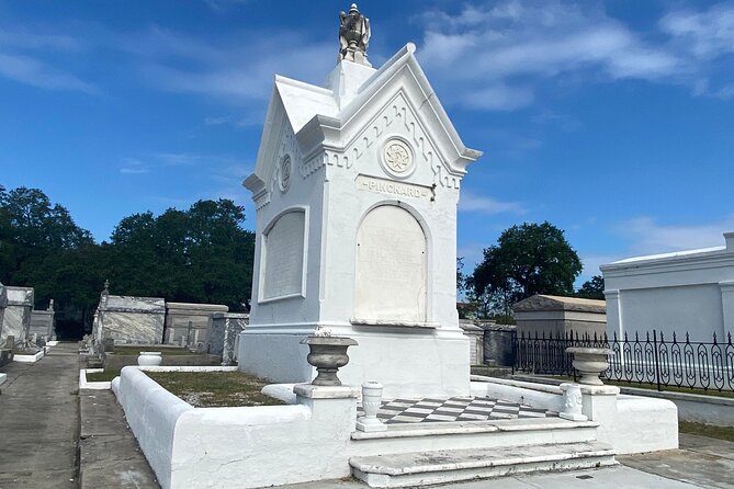 Night Cemetery Insiders Bus Tour in New Orleans - Key points worth knowing before you go