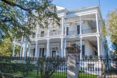 Private Garden District Walking Tour With Lafayette Cemetery No 1 - American Sector Mansions: What You Learn Beyond the Facades