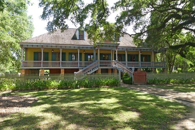 Private New Orleans Double Plantation Tour: Oak Alley and Laura - Oak Alley: the oak avenue and the name Bon Séjour